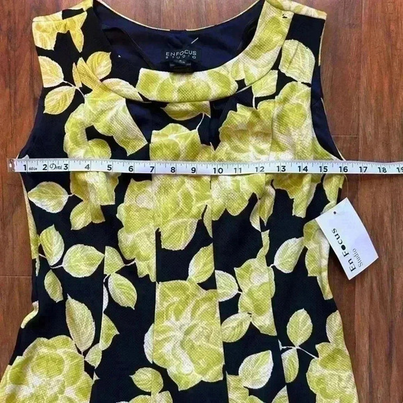 Sleeveless Midi Dress with Multicolored Giant Floral Print Size 6 New With Tag - Picture 8 of 9